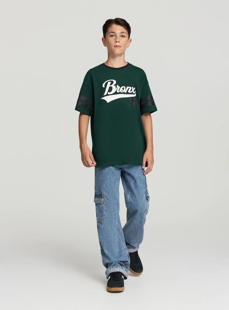T-shirt con stampa e bande